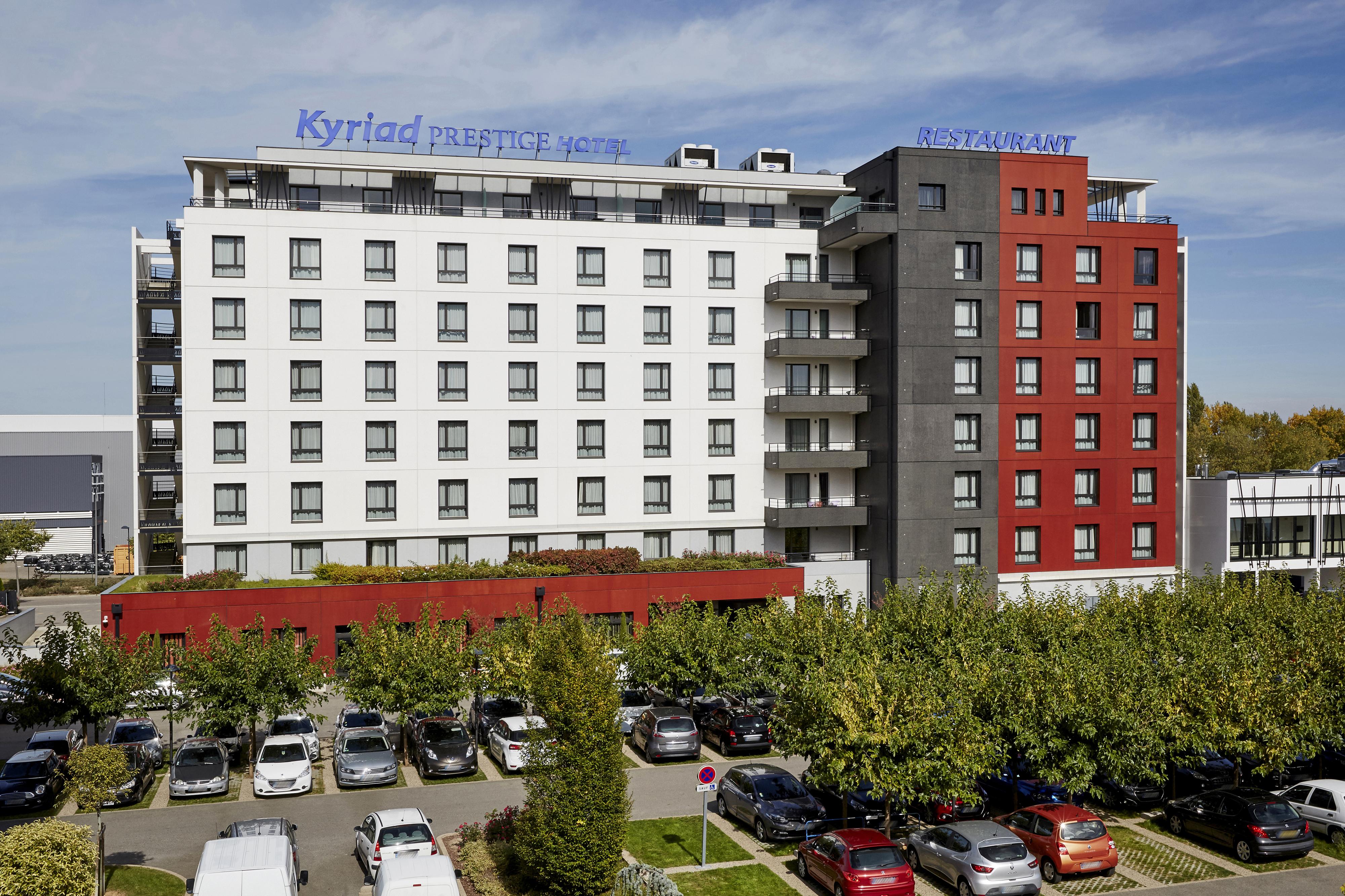 Kyriad Prestige Lyon Est - Saint Priest Eurexpo Hotel And Spa Exterior photo